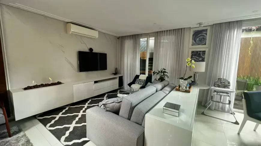 Casa em Condomínio à venda, 4 suítes e 330 m² útil, Jardim Cordeiro - SP - foto 1