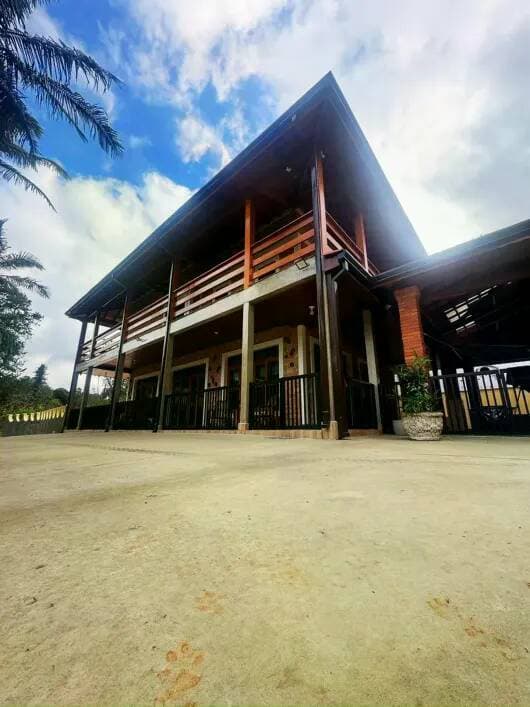 Sítio à venda, 3 suítes e 220000m² em São Lourenço da Serra - SP - foto 1
